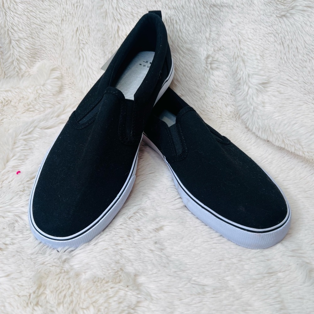 Women’s Black Slip-On Millie- A New Day New Size 9